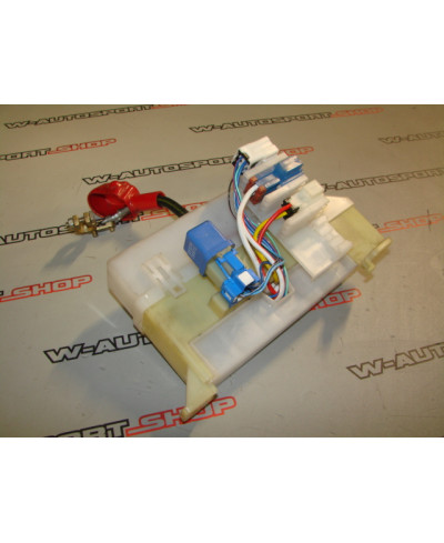 BOITE A FUSIBLE COFFRE R33 NISSAN