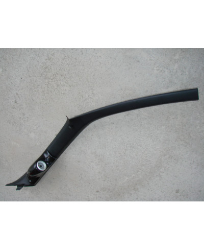 MONTANT PAREBRISE DROIT SUPPORT 1 MANOMETRES R33 NISSAN