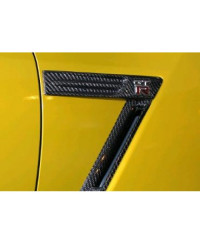 EMBLEMES AILES AVANT CARBONE GTR R35 09-13 KR
