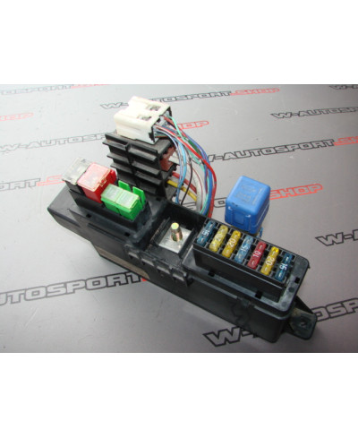 BOITE A FUSIBLE COFFRE R33 NISSAN