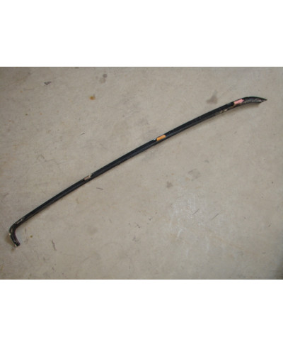 ENJOLIVEUR VITRE CUSTODE DROITE R32 NISSAN