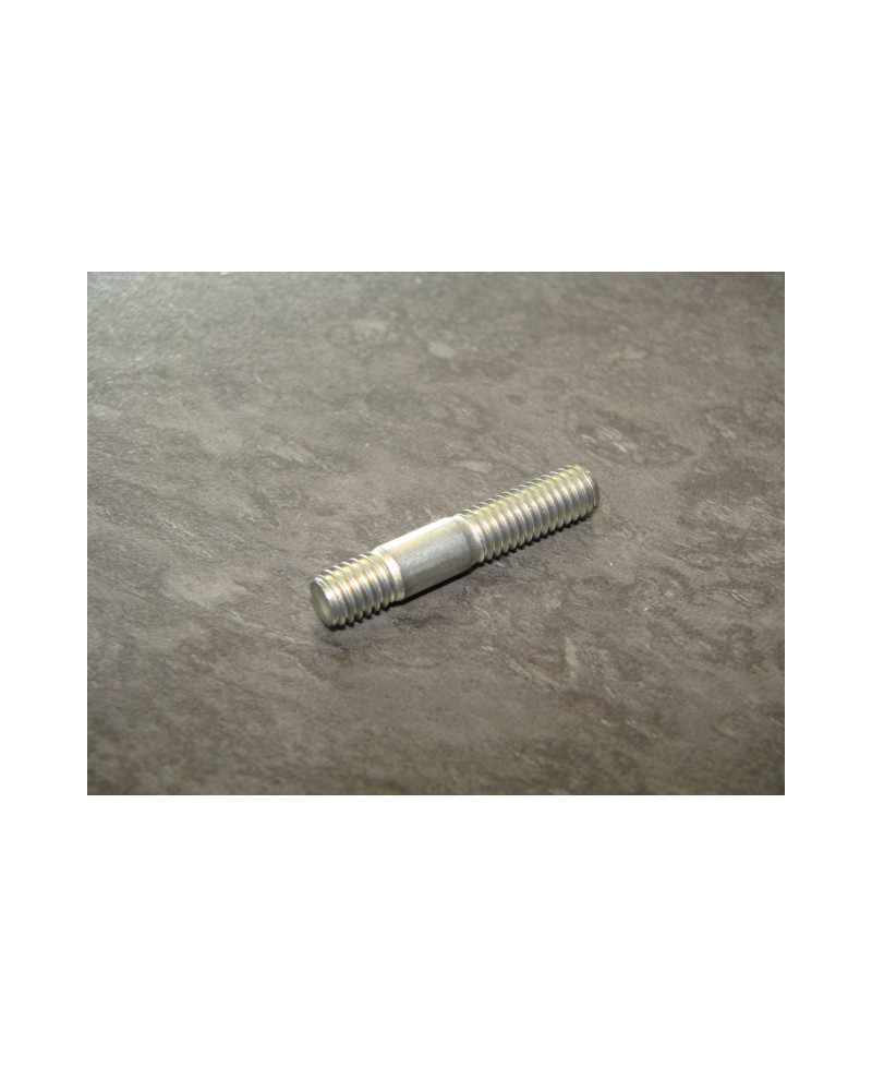 GOUJON POMPE EAU RB NISSAN