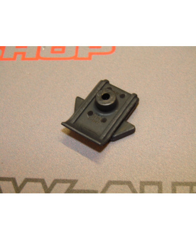 CLIP FIXATION PASSAGE DE ROUE 350Z NISSAN