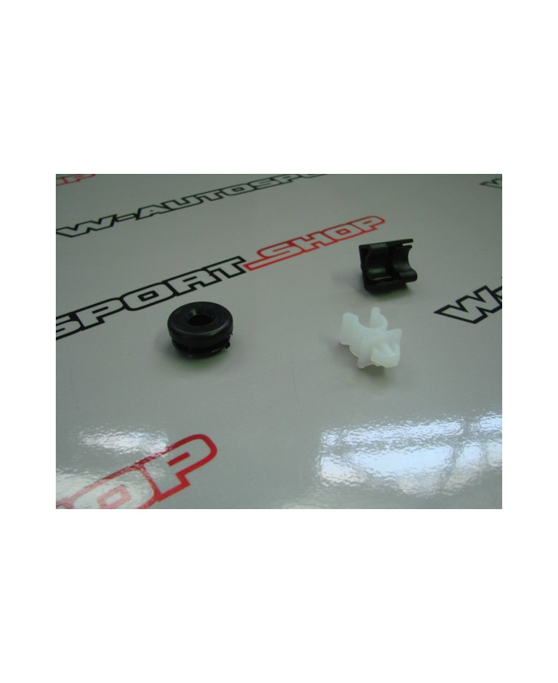 KIT FIXATION TRINGLE CAPOT S13 NISSAN 