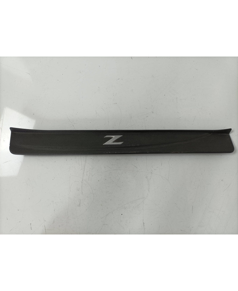 SEUIL DE PORTE DROIT 370Z ORIGINE NISSAN