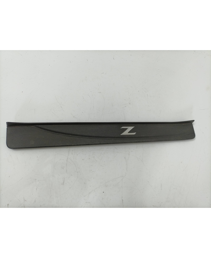 SEUIL DE PORTE GAUCHE 370Z ORIGINE NISSAN