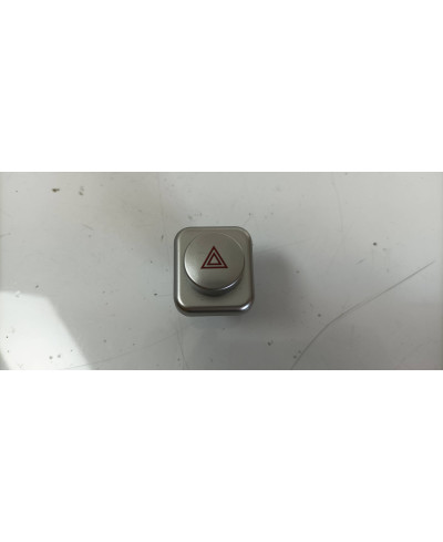 BOUTON FEUX DE DETRESSE "WARNING" 370Z NISSAN