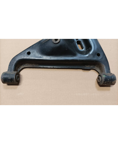 TRIANGLE ARRIERE DROIT SKYLINE R33 ORIGINE NISSAN