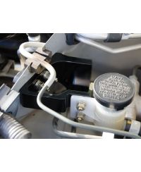 SUPPORT DE MAITRE CYLINDRE DE FREIN NISSAN 350Z/ INFINITI G35 - Z1