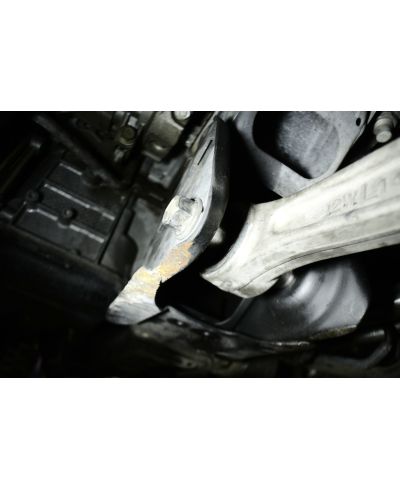 SET SILENTBLOCS DE BRAS INFERIEURS AVANT NISSAN 350Z (03-08) / INFINITI G35 (03-07) - MEGAN RACING 