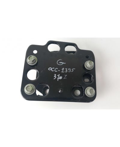 SUPPORT PARE-CHOC ARRIERE GAUCHE 370Z NISMO NISSAN ....PRIX OK ?