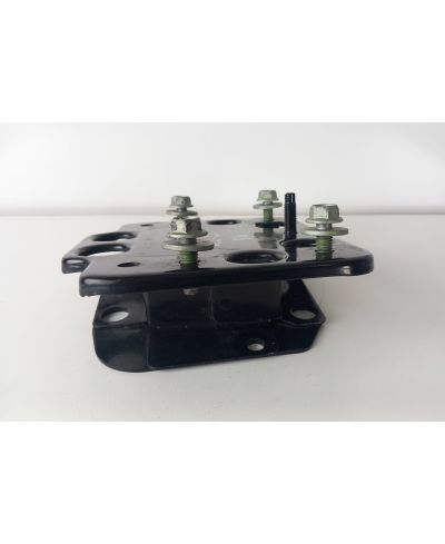 SUPPORT PARE-CHOC ARRIERE GAUCHE 370Z NISMO NISSAN ....PRIX OK ?