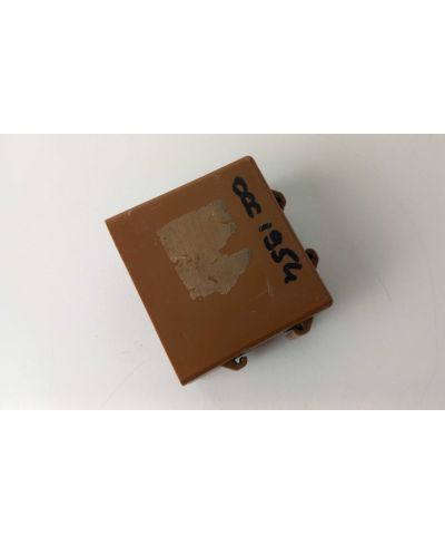 RELAIS ESSUIE GLACE AVANT R32 NISSAN