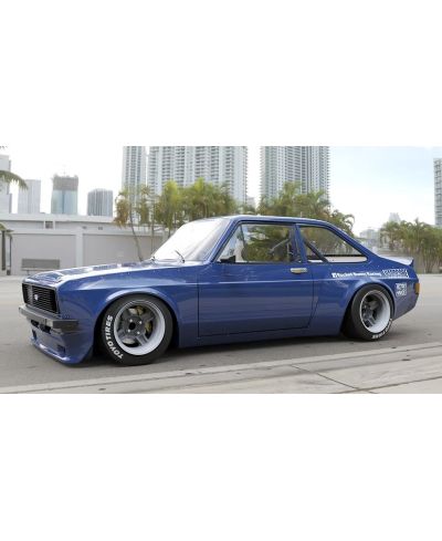 KIT CARROSSERIE PANDEM FORD ESCORT TRA KYOTO